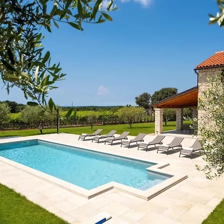 Sole Divino By Briskva Villa