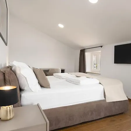 Sole Divino By Briskva